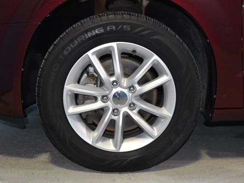 Used 2020 Dodge Grand Caravan SXT FWD image 24