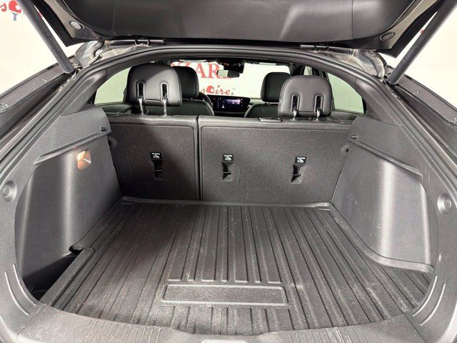 Used 2024 Buick Envista Sport Touring w/ Convenience I Package FWD image 31