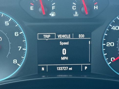 Used 2018 Chevrolet Equinox LT image 12