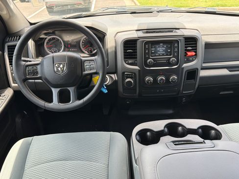 Used 2020 RAM 1500 Tradesman w/ Tradesman SXT Package RWD image 23
