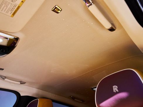 Used 2025 Rolls-Royce Cullinan image 54