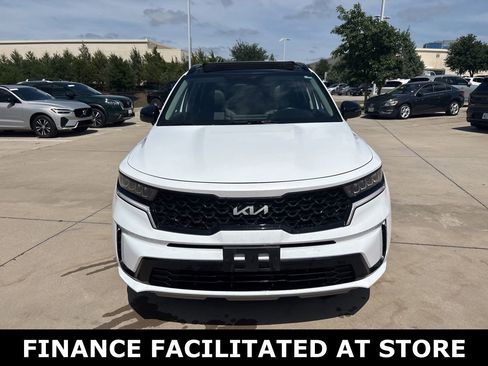 Used 2022 Kia Sorento S w/ Panoramic Sunroof Package FWD image 2