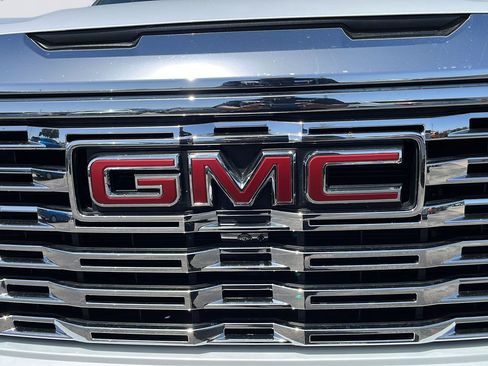 Used 2024 GMC Sierra 1500 Denali w/ Denali Reserve Package AWD/4WD image 9