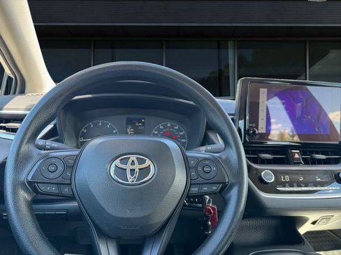 Used 2024 Toyota Corolla LE FWD image 3