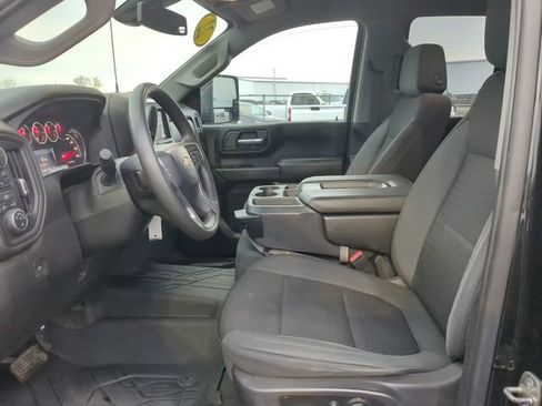 Used 2022 Chevrolet Silverado 2500 Custom w/ Custom Value Package image 11