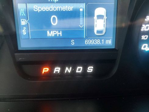 Used 2018 Ford Taurus SE FWD image 9