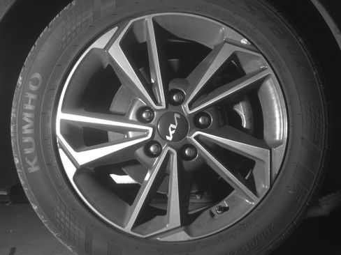 Used 2023 Kia Forte LXS image 13