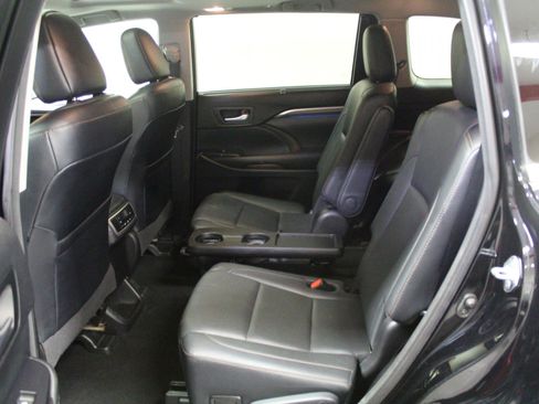 Used 2017 Toyota Highlander Limited Platinum image 23