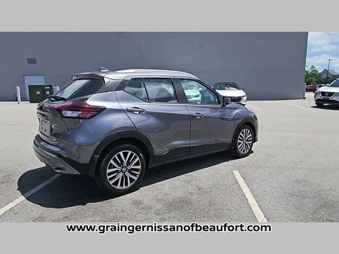 Used 2021 Nissan Kicks SV FWD image 33