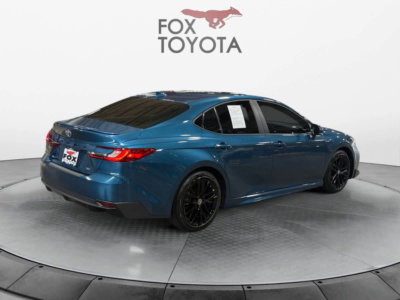Used 2025 Toyota Camry SE FWD image 6