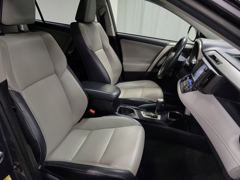 Used 2018 Toyota RAV4 Limited image 25