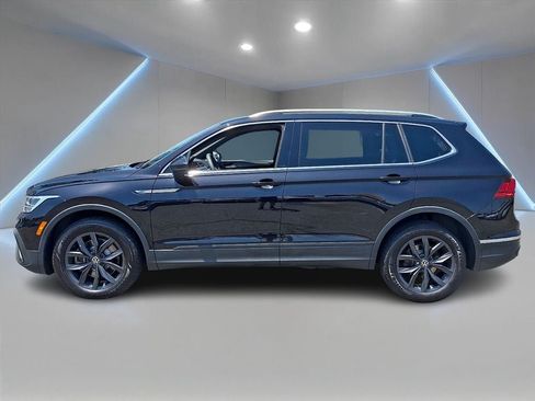 Used 2024 Volkswagen Tiguan SE w/ Panoramic Sunroof Package AWD/4WD image 7
