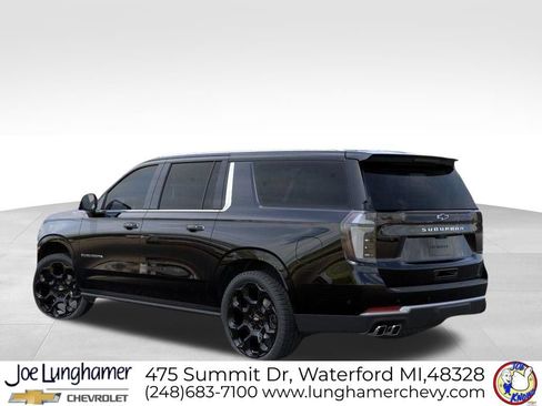 New 2026 Chevrolet Suburban High Country AWD/4WD image 3