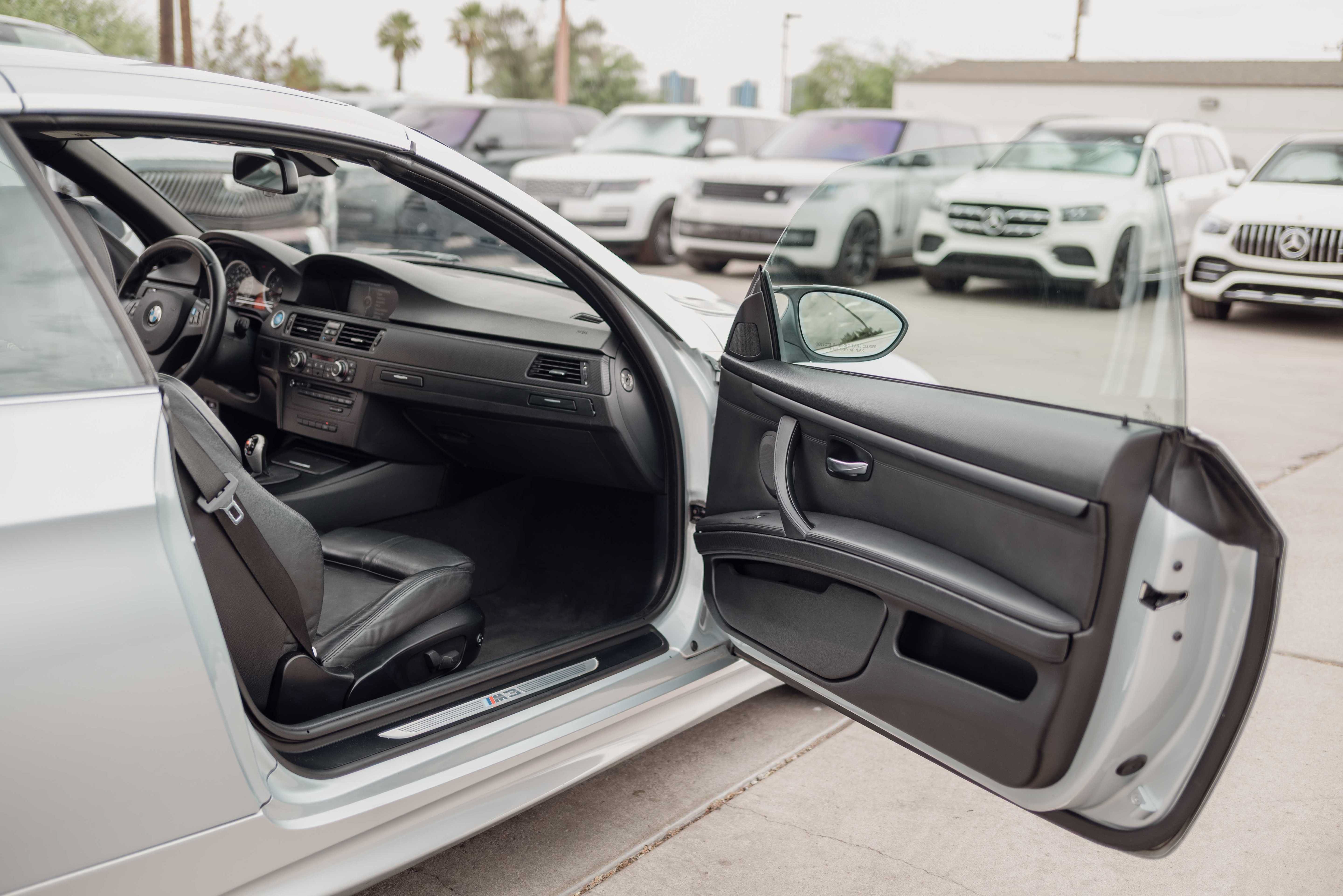 Used 2013 BMW M3 Convertible w/ Premium Pkg RWD image 12
