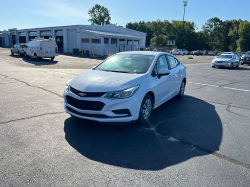 Used 2017 Chevrolet Cruze LS FWD image 29