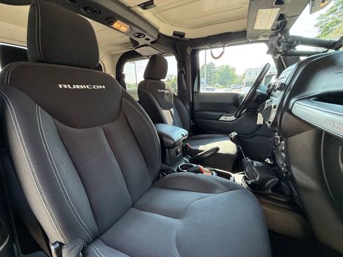 Used 2016 Jeep Wrangler Rubicon w/ Power Convenience Group AWD/4WD image 50