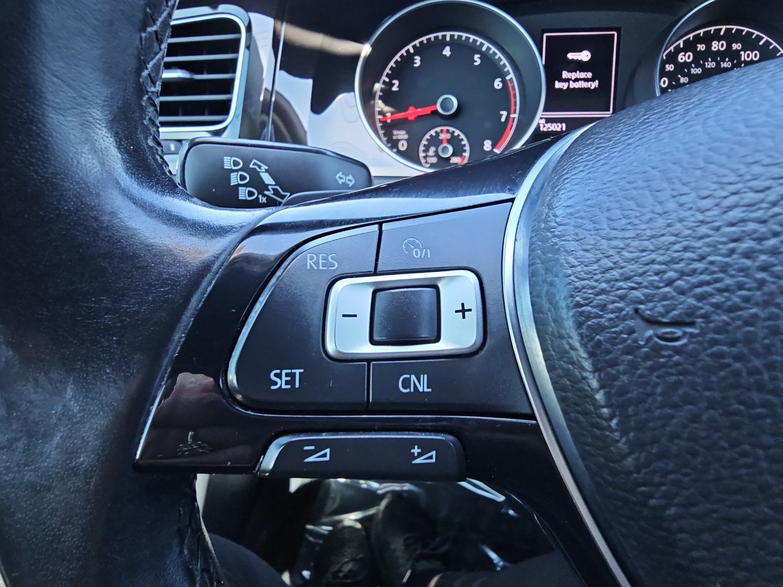 Used 2015 Volkswagen Golf SEL FWD image 16