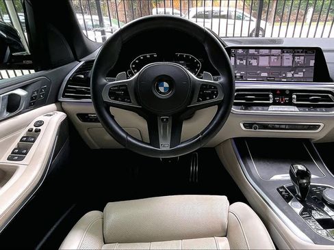 Used 2022 BMW X5 xDrive40i w/ M Sport Package AWD/4WD image 5