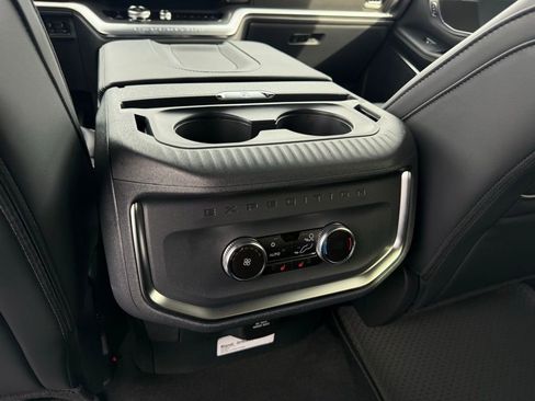 New 2025 Ford Expedition Max Platinum w/ Stealth Performance Package image 27