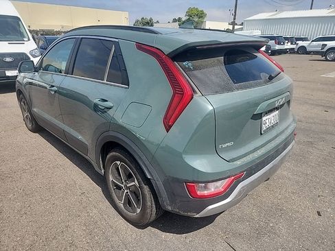 Used 2023 Kia Niro EX FWD image 11
