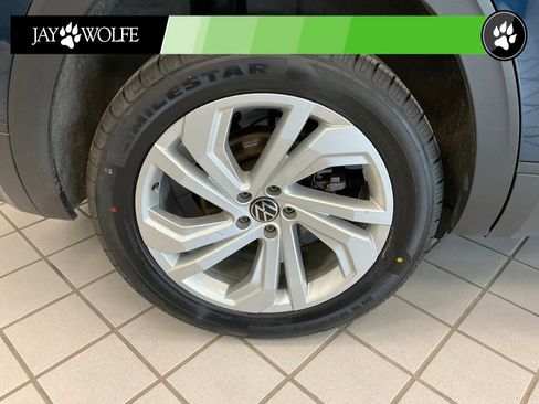 Used 2023 Volkswagen Atlas SE image 7