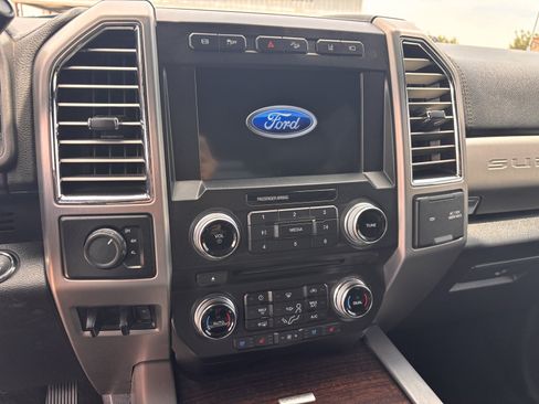 Used 2017 Ford F450 Platinum w/ Platinum Ultimate Package AWD/4WD image 19