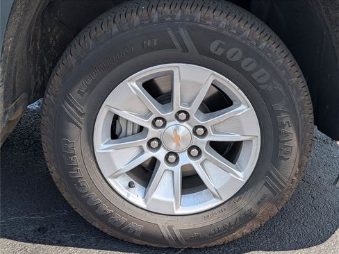 Used 2025 Chevrolet Silverado 1500 LT AWD/4WD image 37