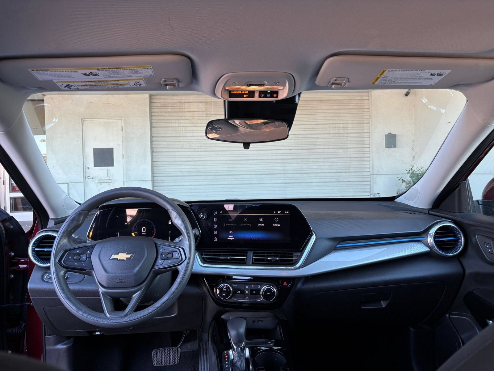 Used 2025 Chevrolet Trax LT FWD image 32