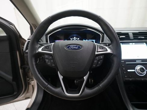 Used 2017 Ford Fusion Titanium image 4