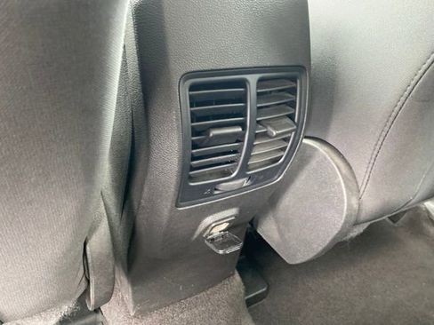 Used 2018 Ford Escape SE image 18