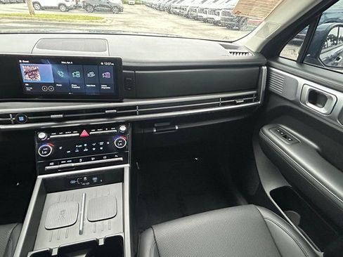 Used 2025 Hyundai Santa Fe SEL FWD image 17