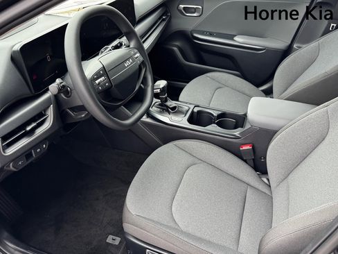 New 2025 Kia K4 LX image 4