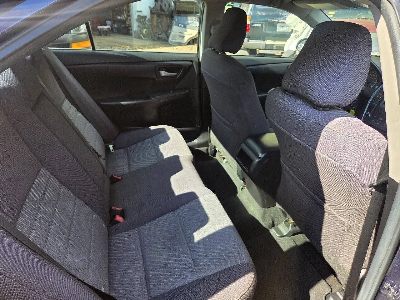 Used 2015 Toyota Camry LE FWD image 35