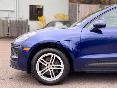 Used 2023 Porsche Macan AWD/4WD image 10