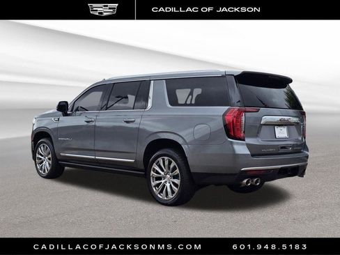 Used 2022 GMC Yukon XL Denali AWD/4WD image 7