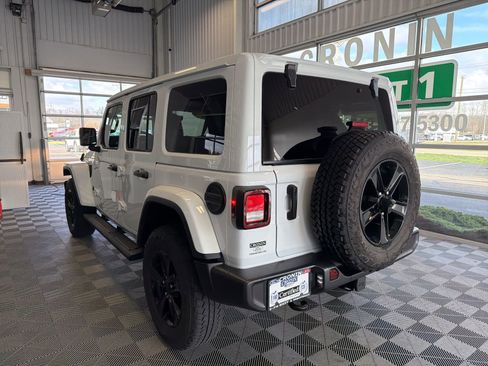 Used 2023 Jeep Wrangler Sahara image 4