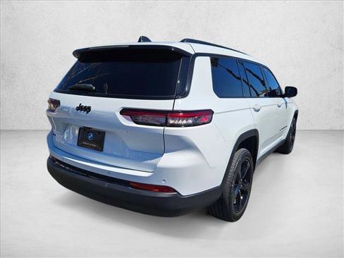 Used 2021 Jeep Grand Cherokee L Laredo RWD image 5