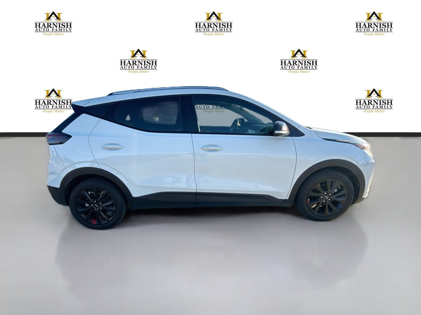 Used 2023 Chevrolet Bolt EUV LT w/ Redline Edition FWD image 6