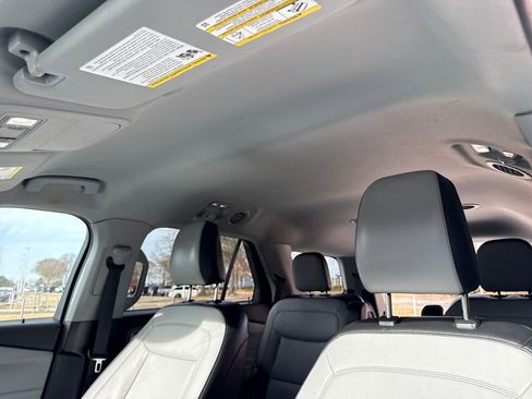 Used 2021 Ford Explorer XLT w/ Equipment Group 202A image 25
