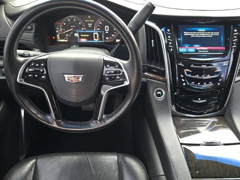 Used 2015 Cadillac Escalade ESV Platinum AWD/4WD image 14