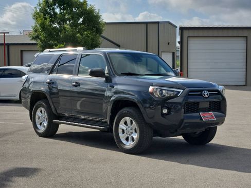 Used 2024 Toyota 4Runner SR5 AWD/4WD image 7