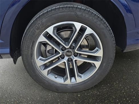 Certified 2025 Audi Q5 Premium w/ Convenience Package image 34