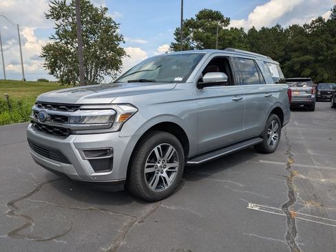 Used 2022 Ford Expedition Limited RWD image 8