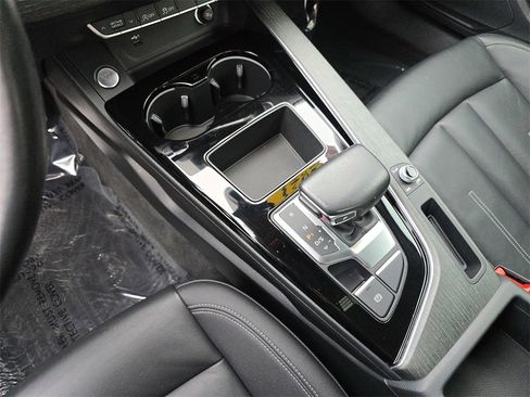 Used 2021 Audi A4 2.0T Premium w/ Convenience Package image 32