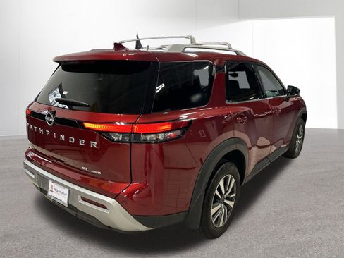 Used 2024 Nissan Pathfinder SL image 43