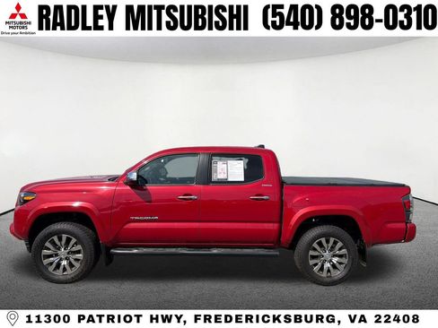 Used 2020 Toyota Tacoma Limited image 15