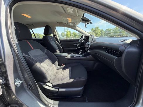 Used 2020 Nissan Sentra SR w/ Lighting Package FWD image 16