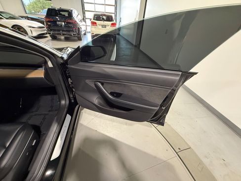 Used 2019 Tesla Model 3 Standard Range Plus RWD image 27