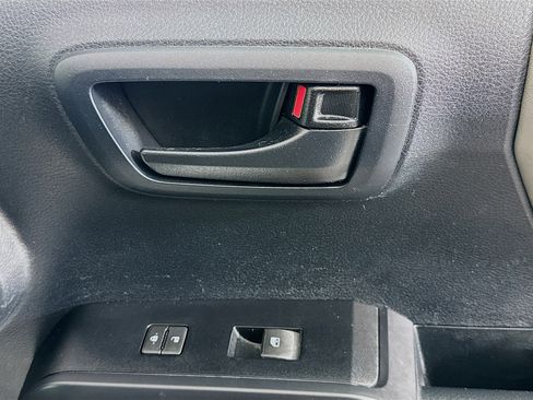 Used 2020 Toyota Tacoma SR image 26