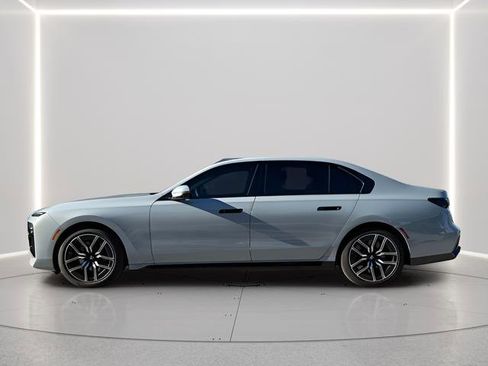 Used 2024 BMW 760i xDrive w/ Premium Package 2 image 2